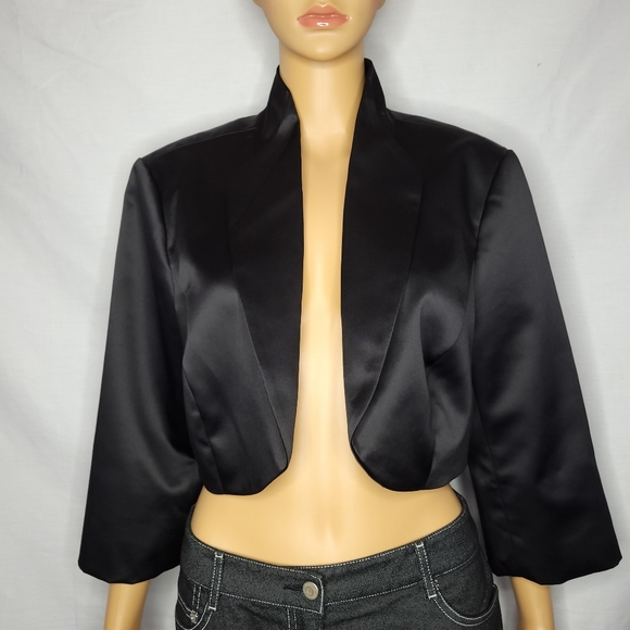 White House Black Market Jackets & Blazers - WHITE HOUSE BLACK MARKET SATIN CROPPED BLAZER XL